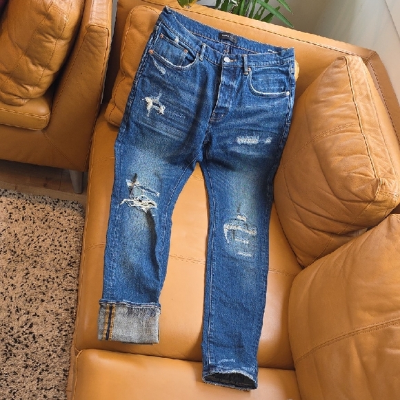 Men's Relaxed Fit Distressed Denim Jeans